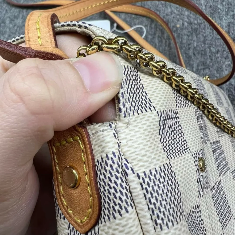 Auth Louis Vuitton Favorite MM White Damier Azur Shoulder Bag 835-110524 - Picture 7 of 16
